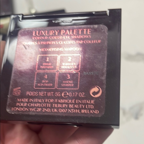 Charlotte Tilbury Luxury Eyeshadow Palette - Mesmerising Maroon - Picture 2 of 7